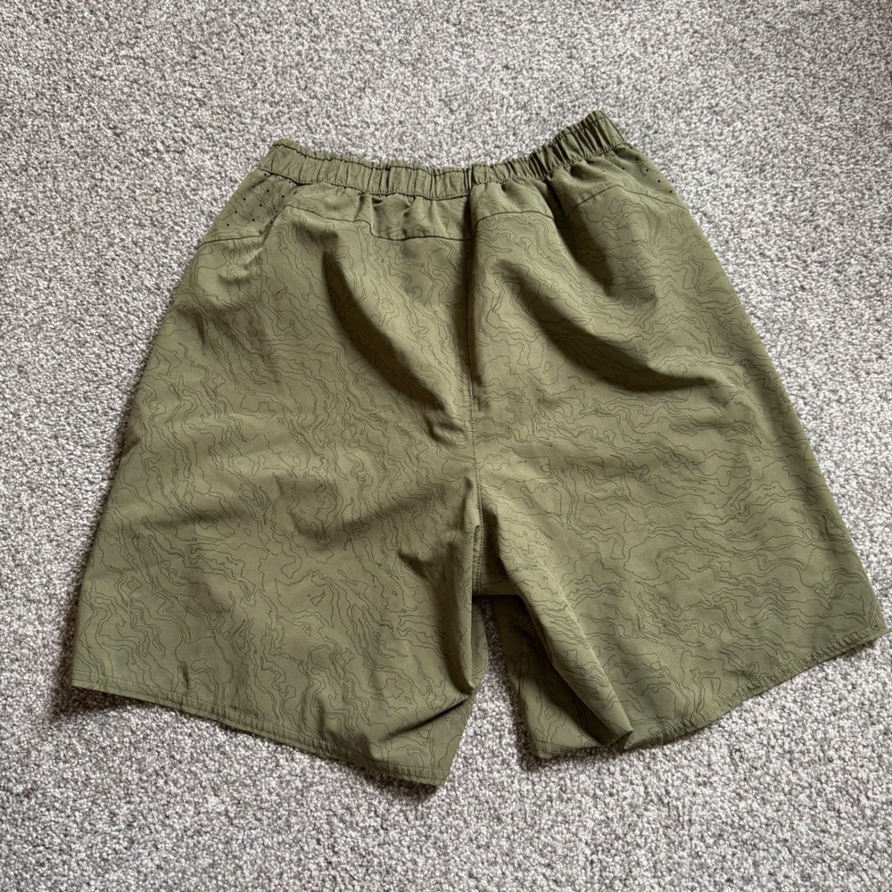REI Co-op Swiftland Running Shorts Olive Green Topographic Map Print Mens Small - Picture 8 of 10